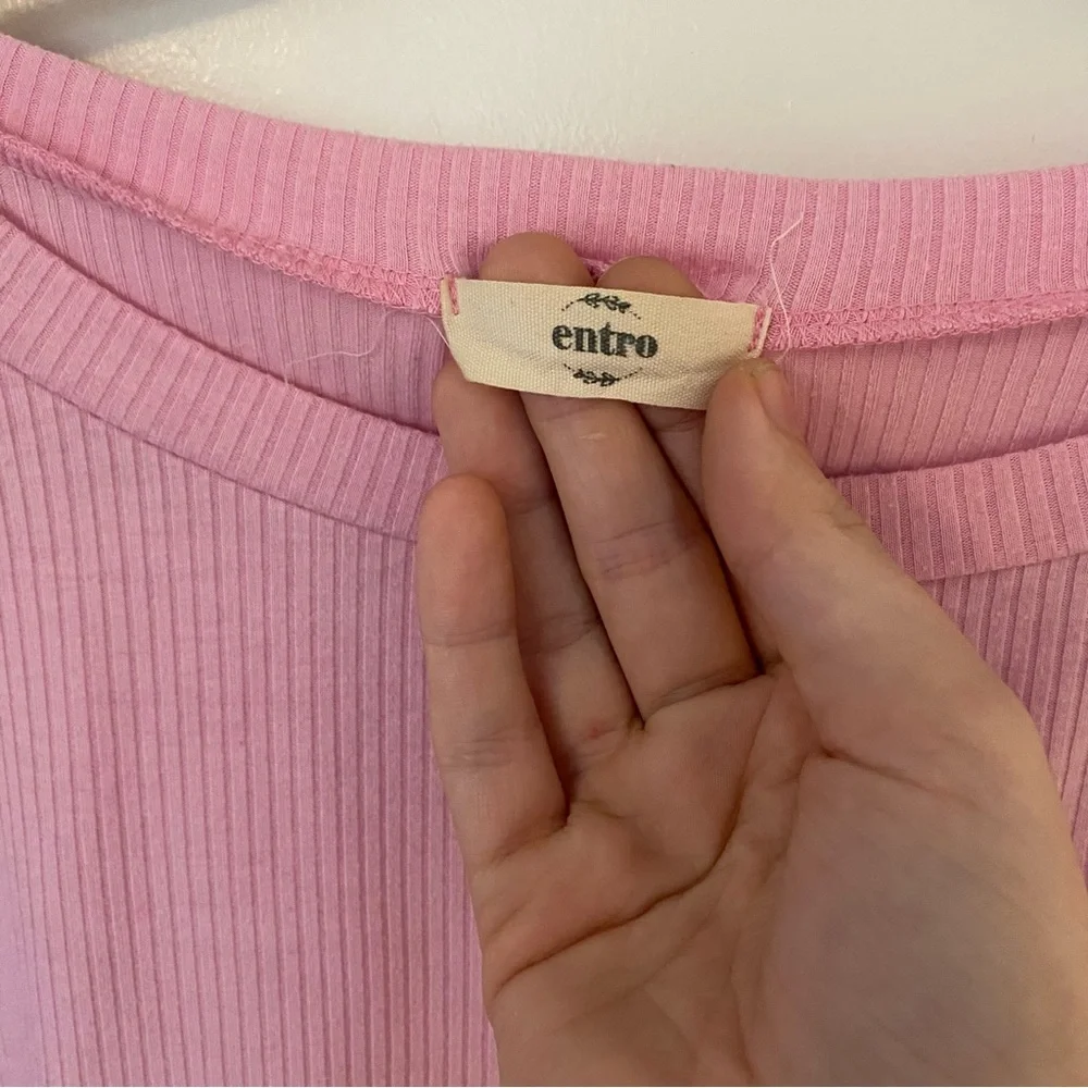 Entro Light Pink Ribbed Short Sleeve Top - Picture 2 of 3